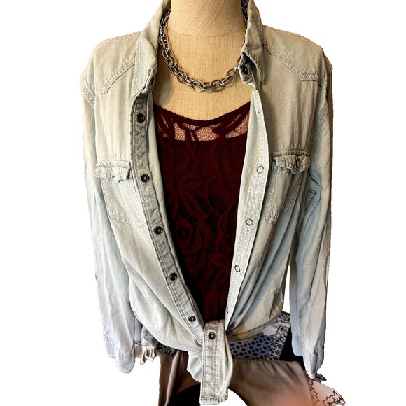 AMERICAN EAGLE DISTRESSED Denim Button Up Shirt SIZE XL - Picture 3 of 6